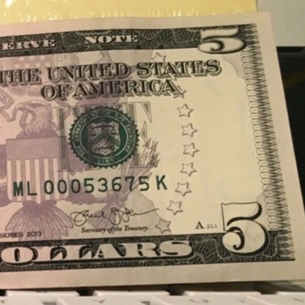 5 Dollar 2013 Low Serial Number Uncirculated 
